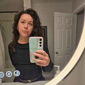 Meet your Posher, Valeria